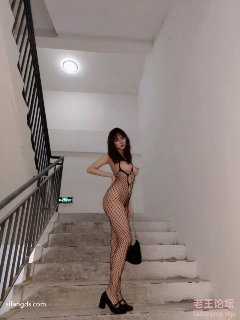 美女泄密 (2)_35.jpg